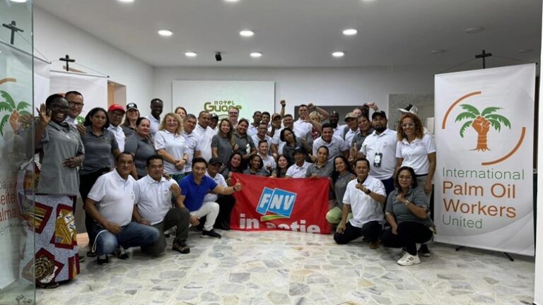 Palmoliewerkers komen bij elkaar in Colombia